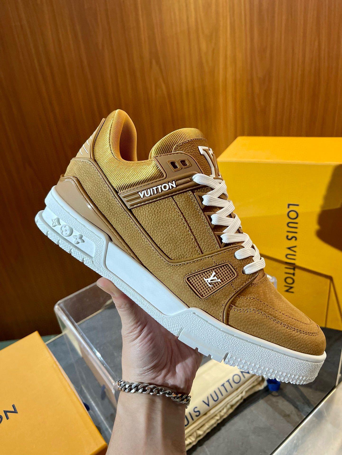 LOU TRAINERS