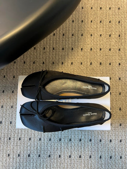 MAISON M TABI BALLET FLATS