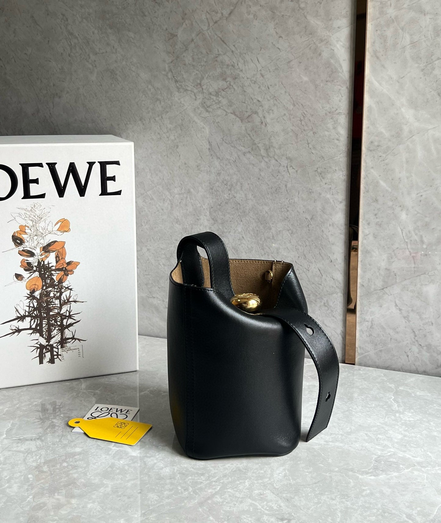 LOEW MINI PEBBLE BUCKET BAG