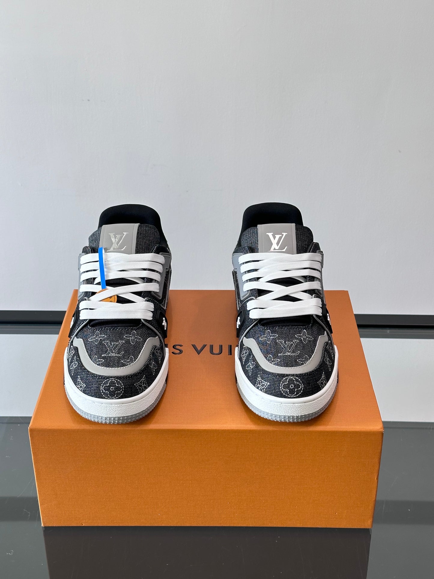 LOU TRAINERS