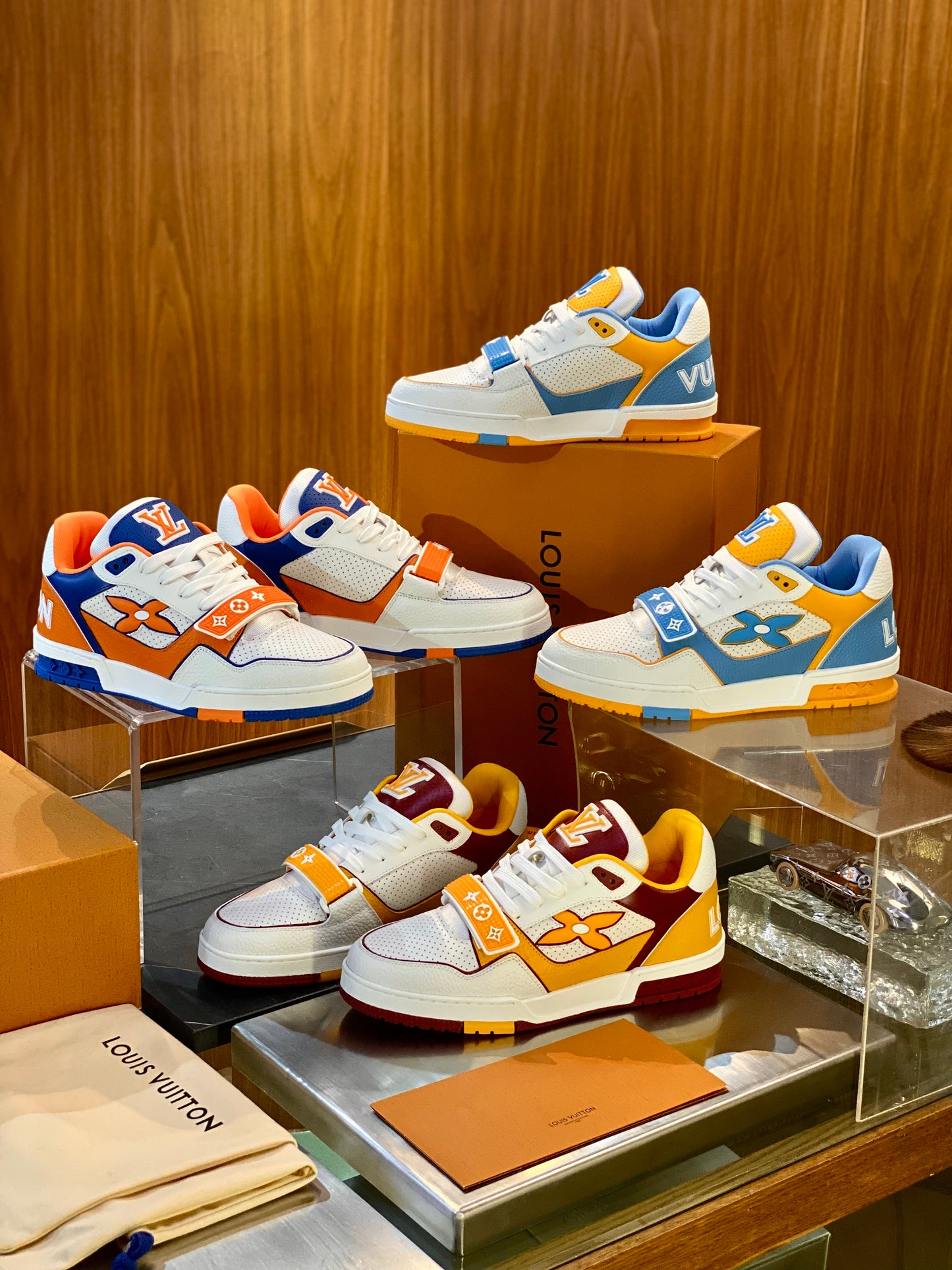LOU TRAINERS