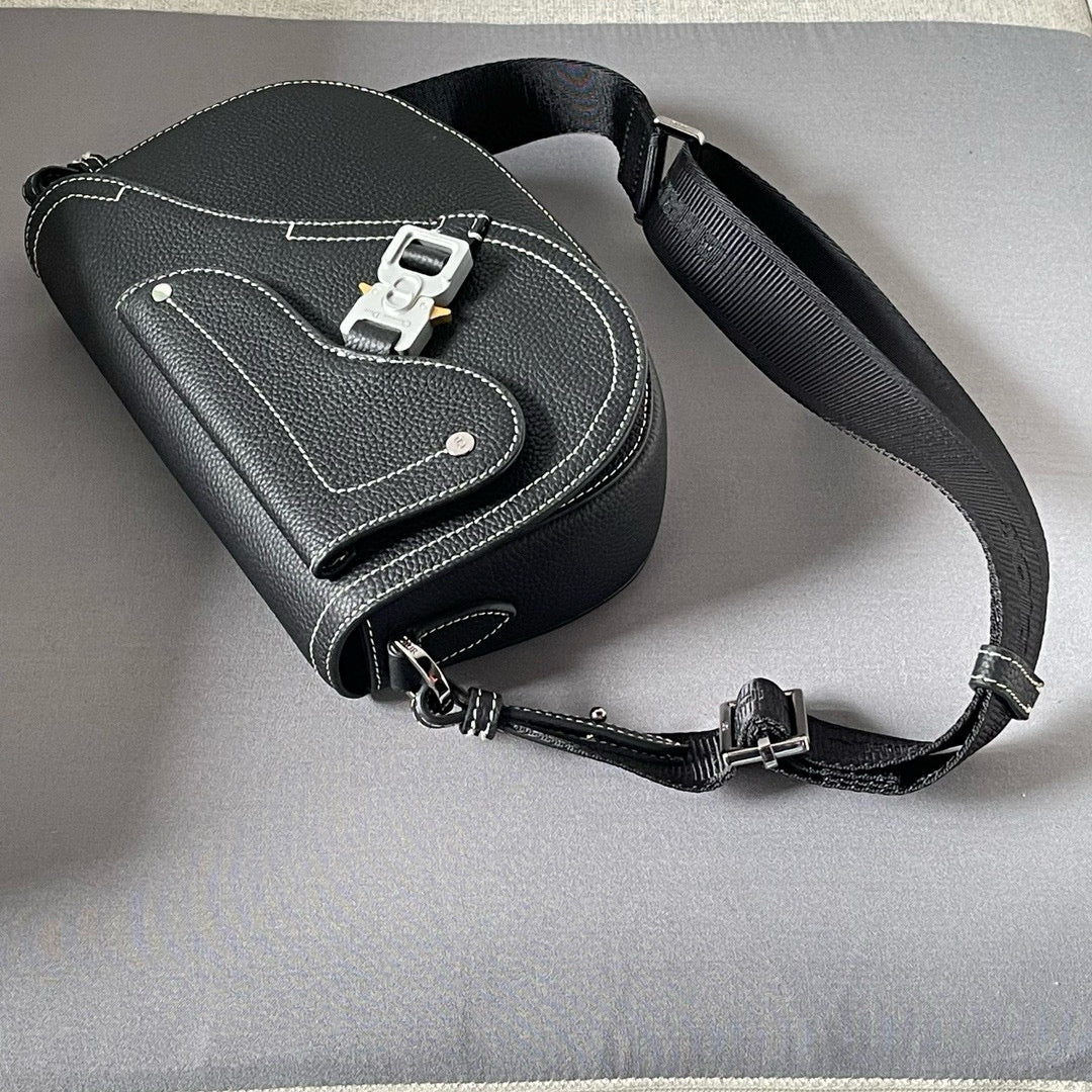 CD SADDLE MESSENGER BAG