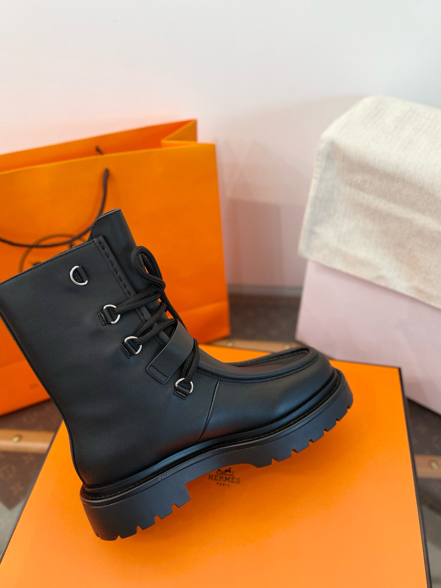 HERM LAND BOOTS