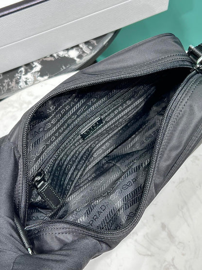 PD RE-NYLON SHOULDER BAG