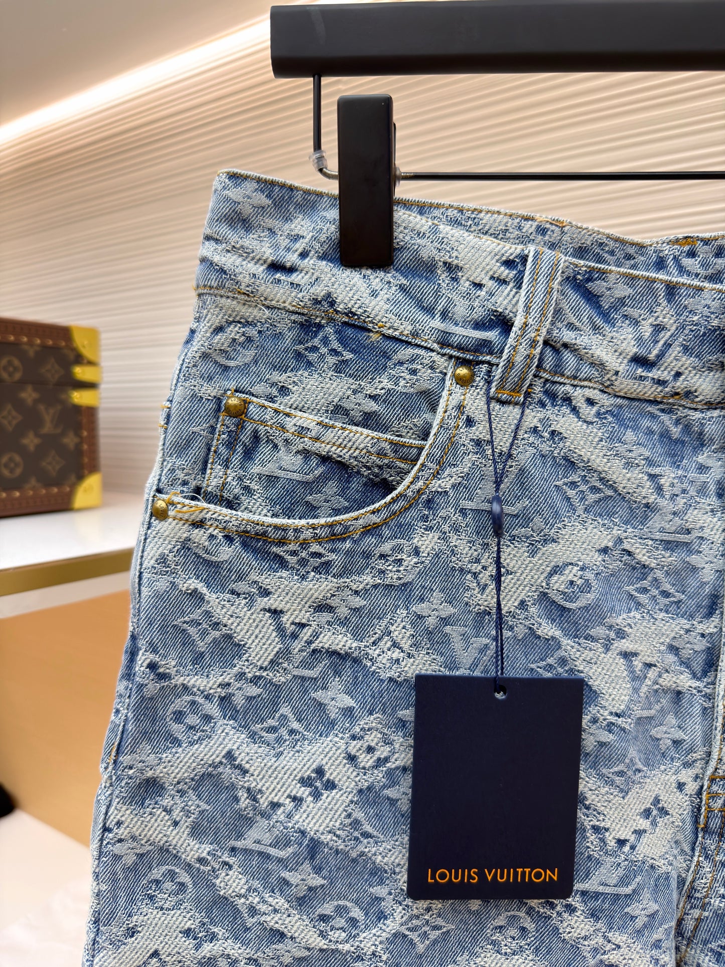 LOU DENIM SHORTS