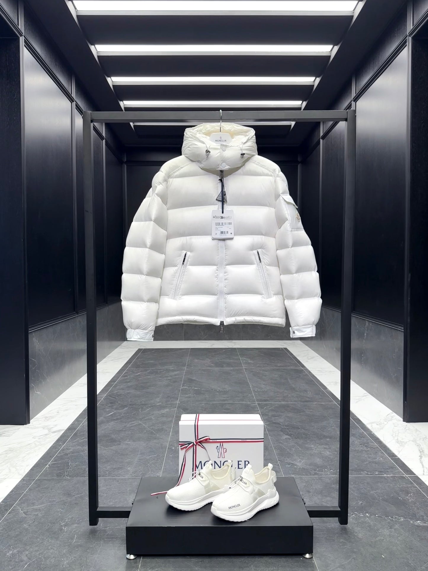 MONC MAIRE JACKET