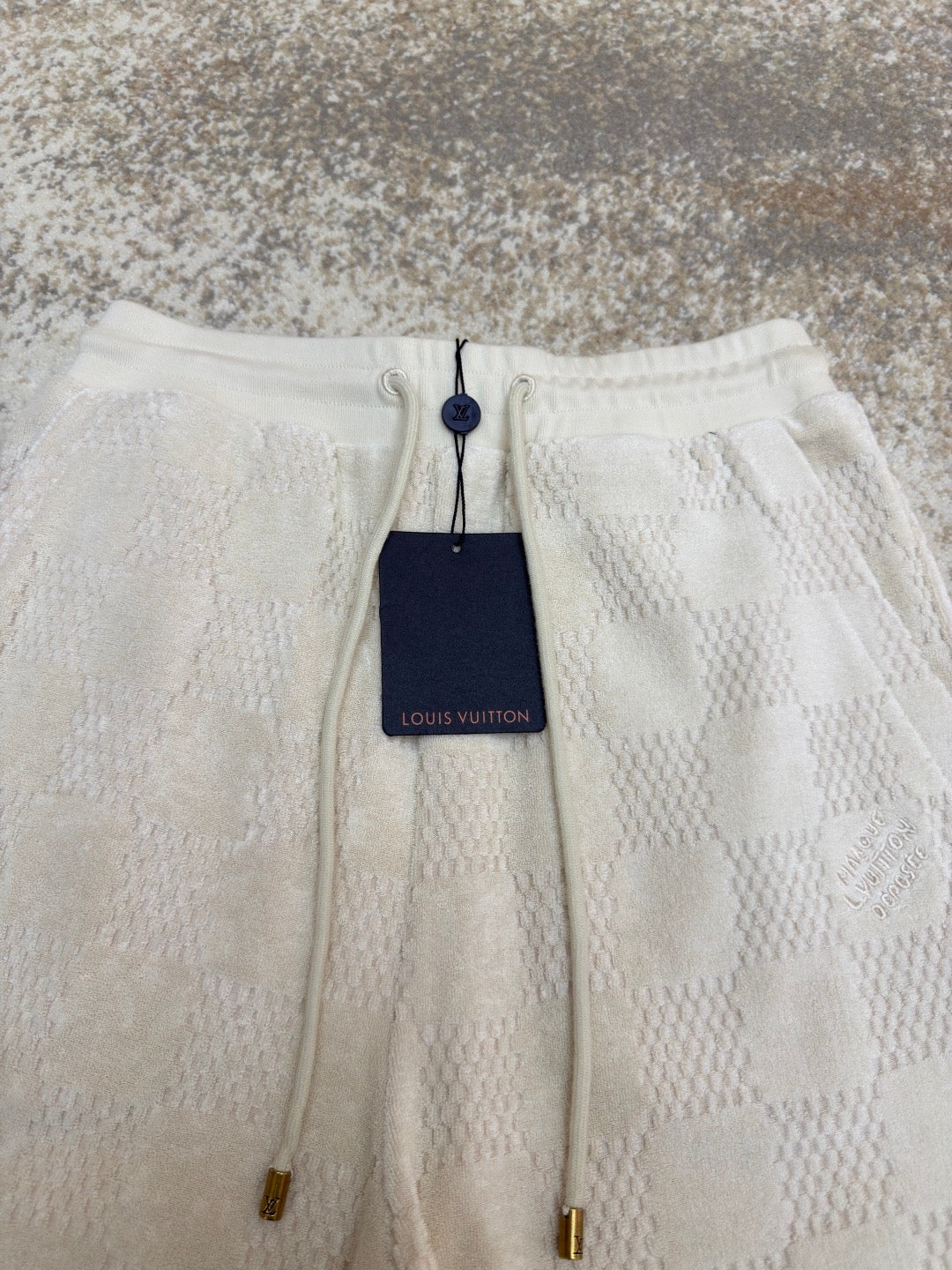 LOU SHORTS