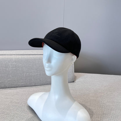 LORO P CASHMERE CAP