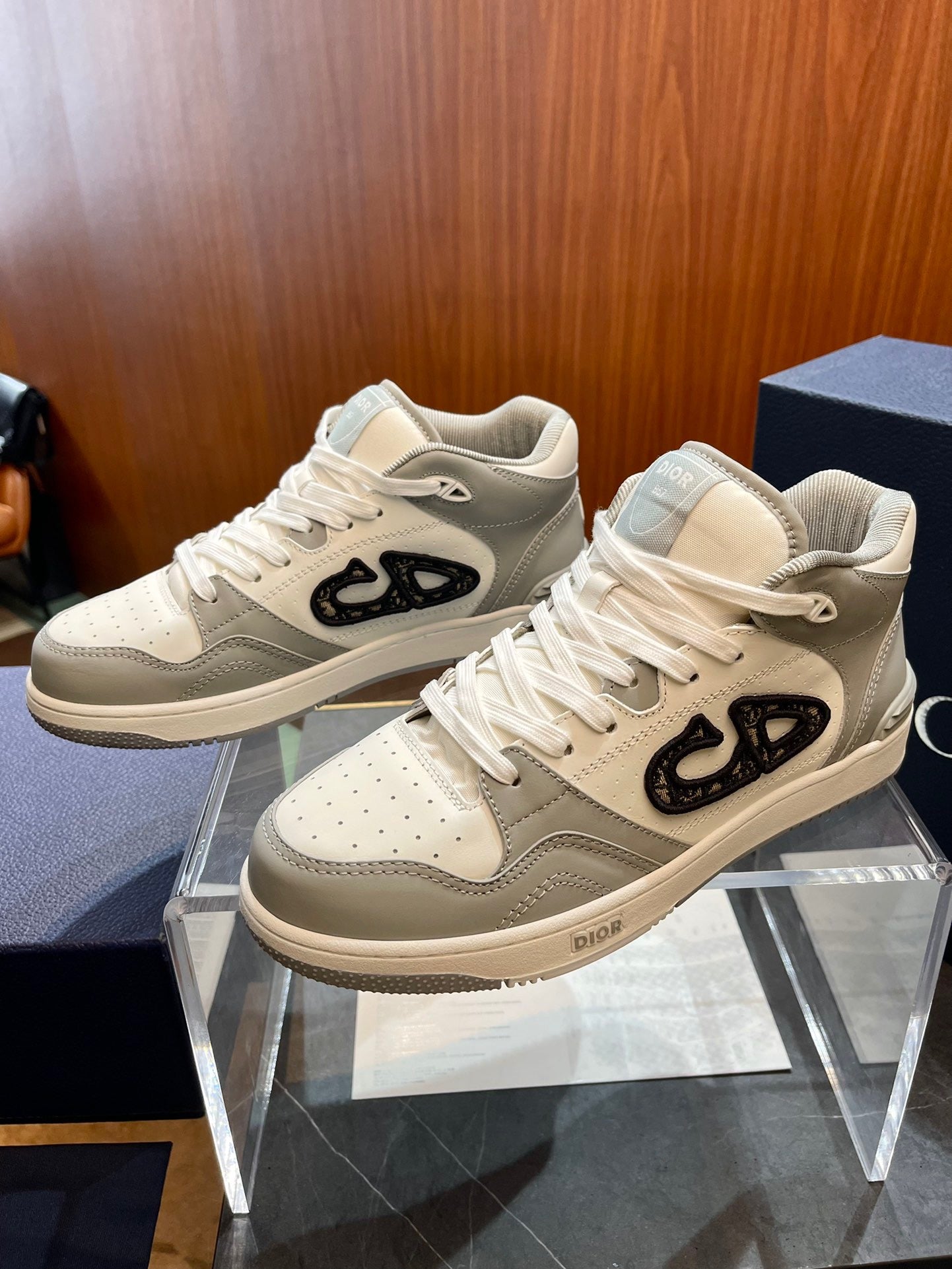 CD B57 SNEAKER