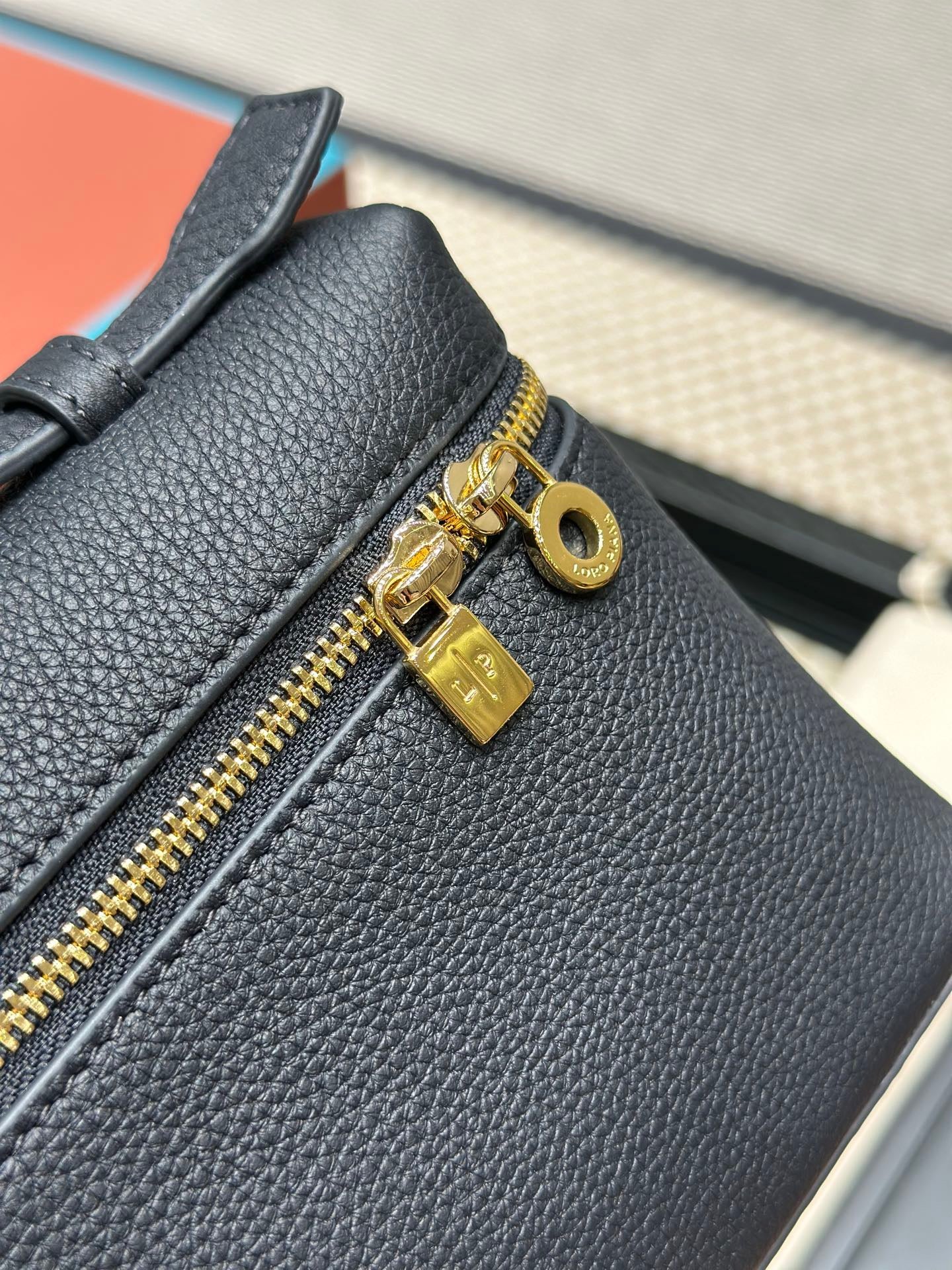 LORO P EXTRA POCKET L19 BAG