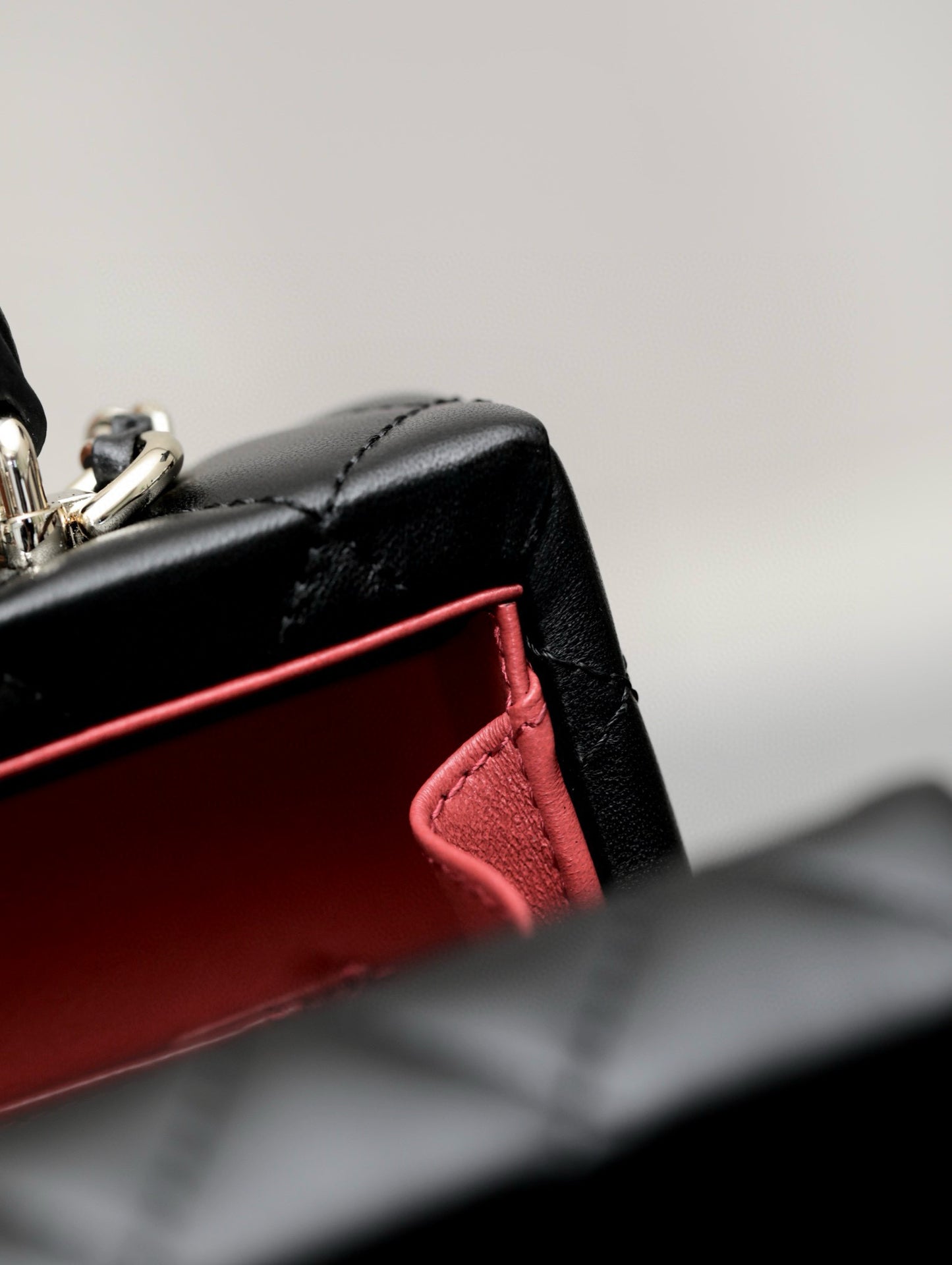 CC SMALL BOX CHAIN BAG