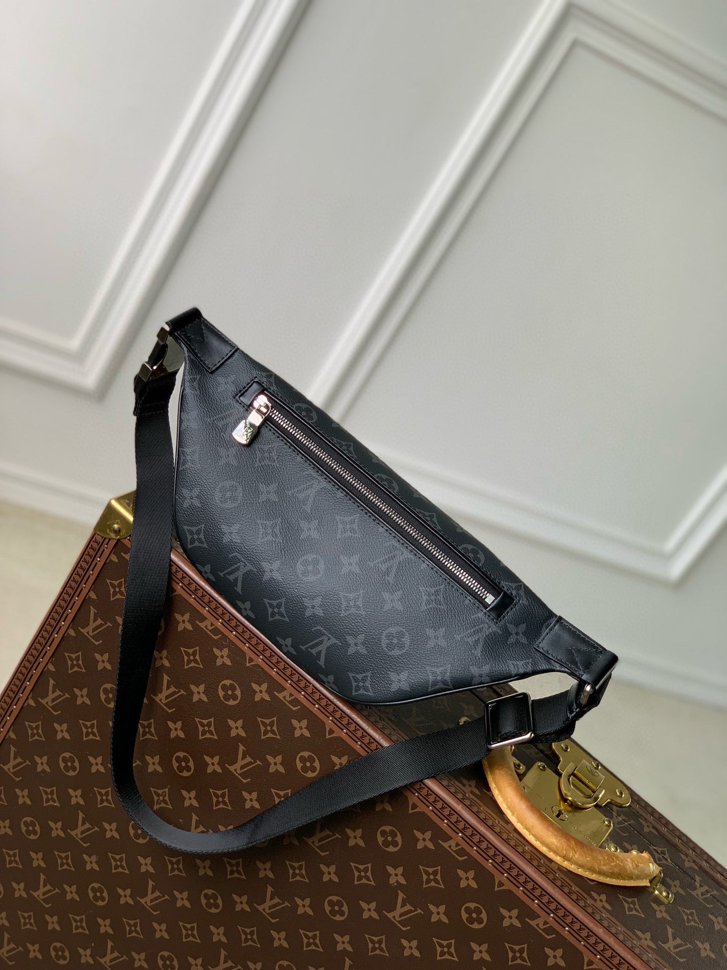 LOU DISCOVERY BUMBAG