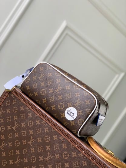 LOU DOPP KIT TOILETRY BAG