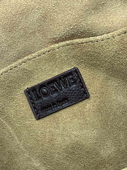 LOEW PEBBLE MESSENGER BAG