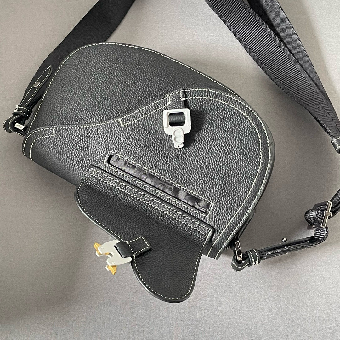 CD SADDLE MESSENGER BAG