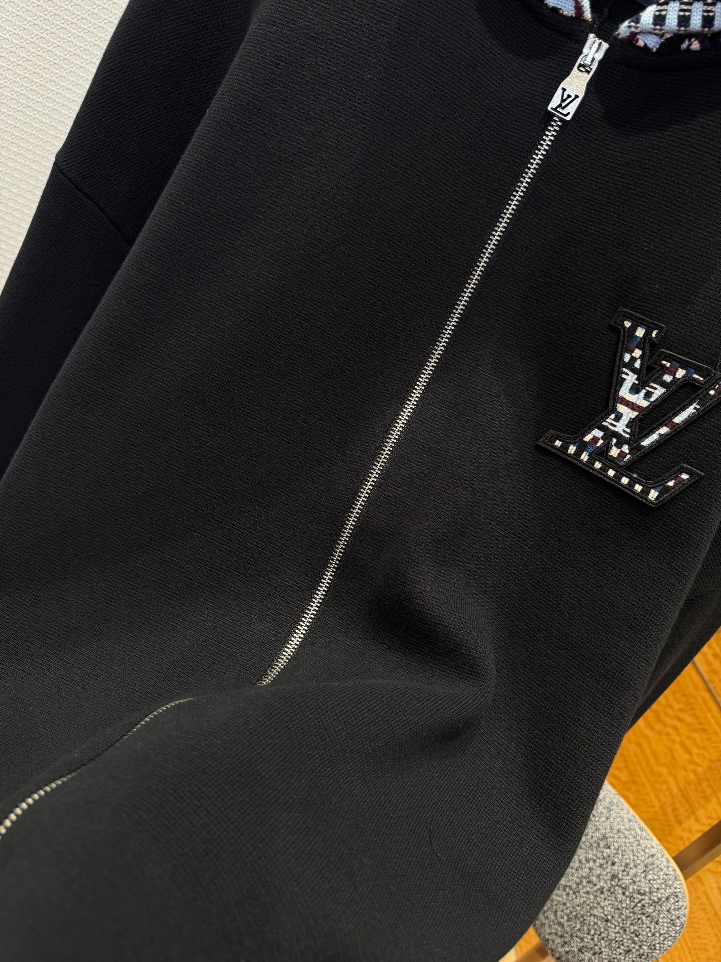 LOU ZIP SWEATSHIRT