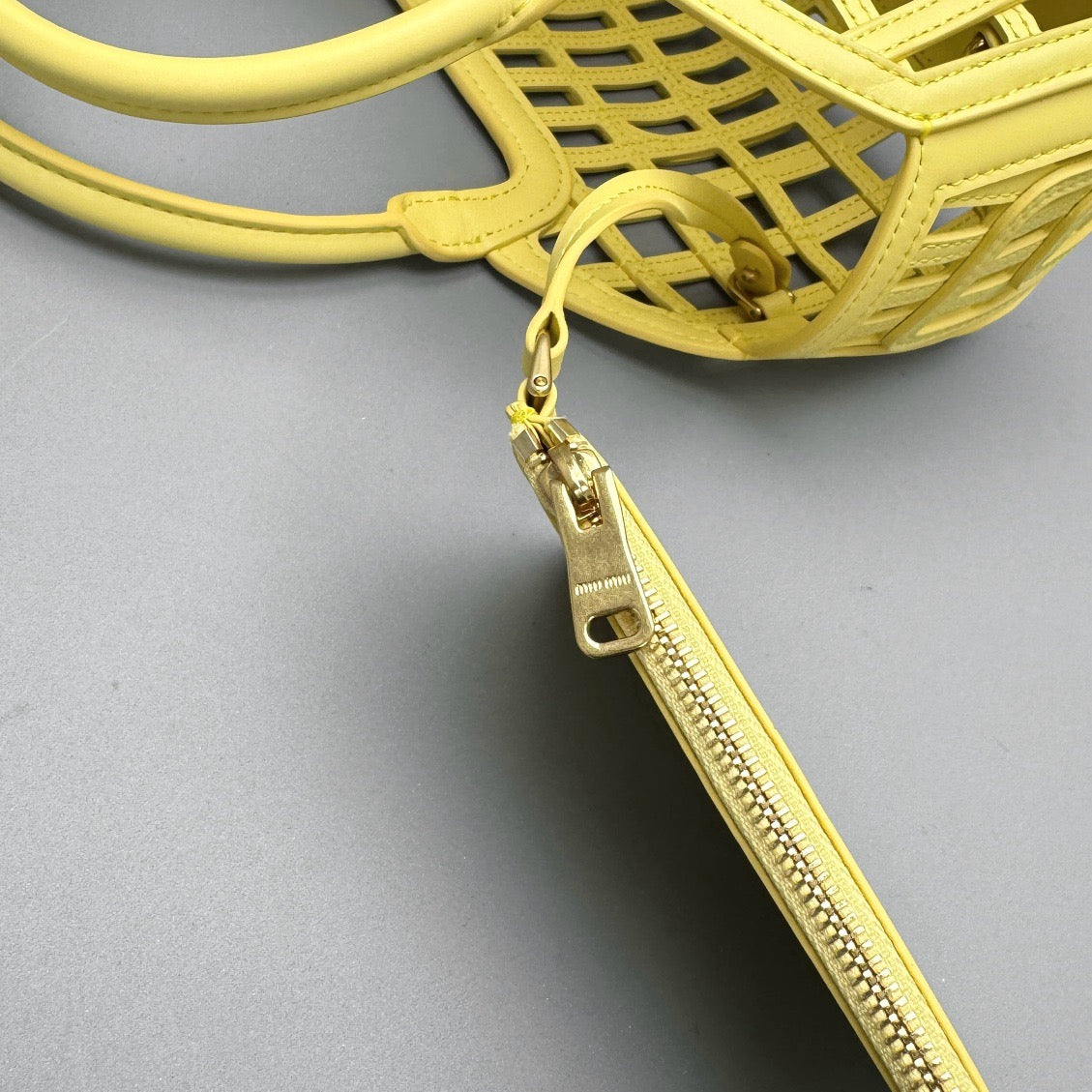 MIU M LEATHER BASKET BAG