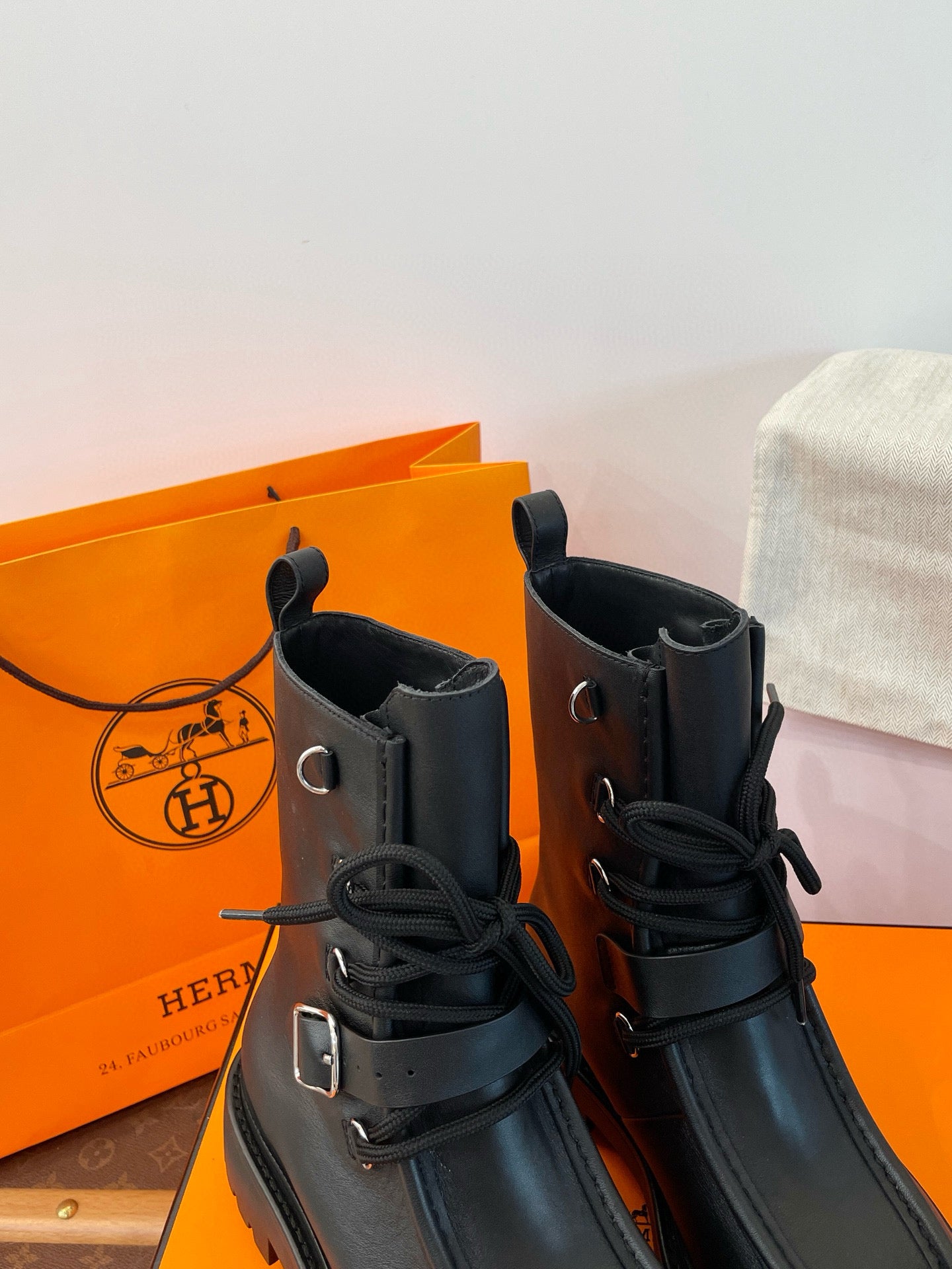 HERM LAND BOOTS