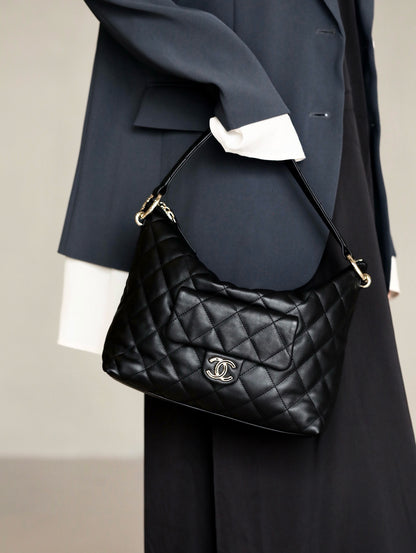 CC 23B HOBO BAG
