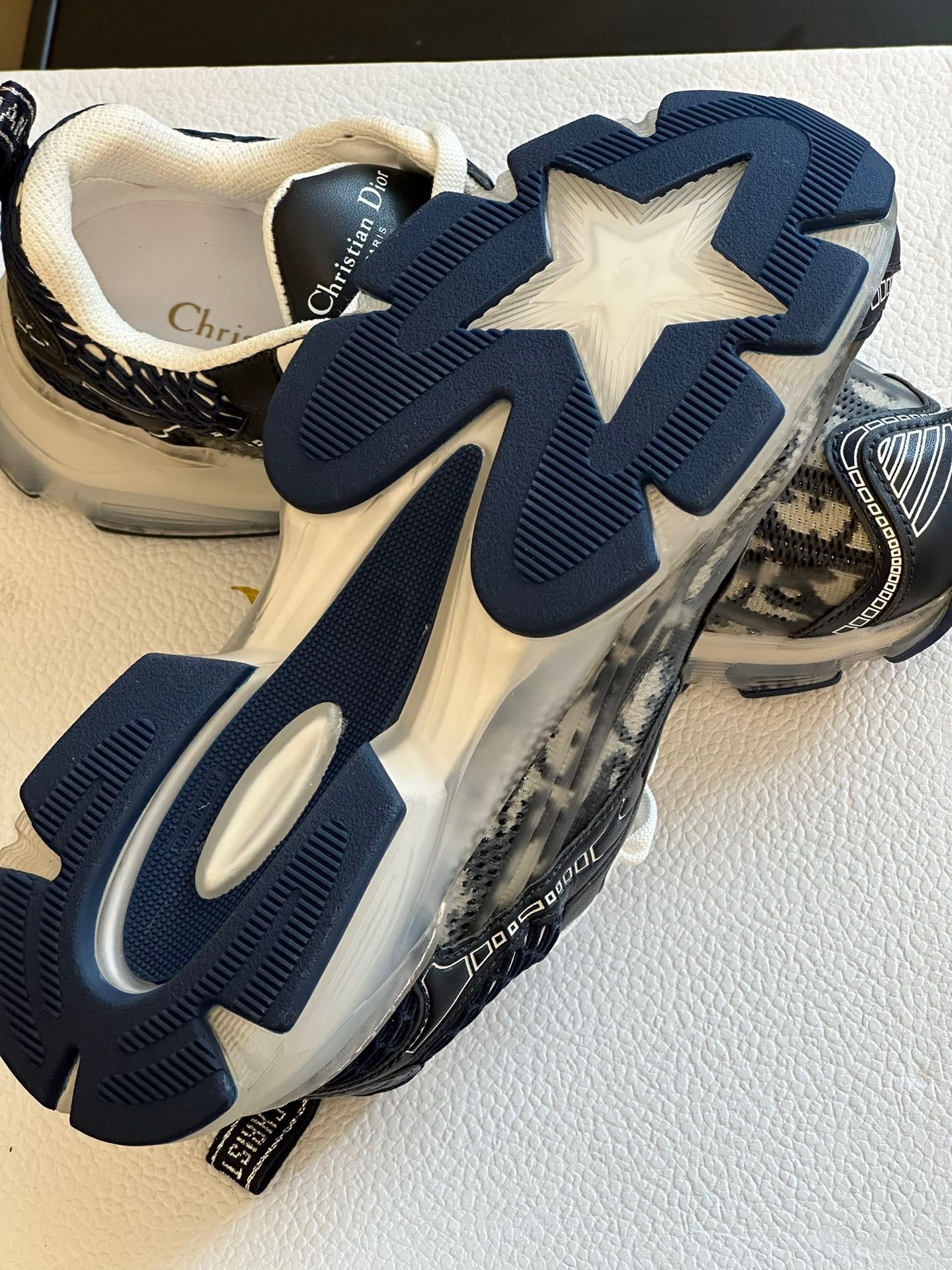 CD VIBE SNEAKERS