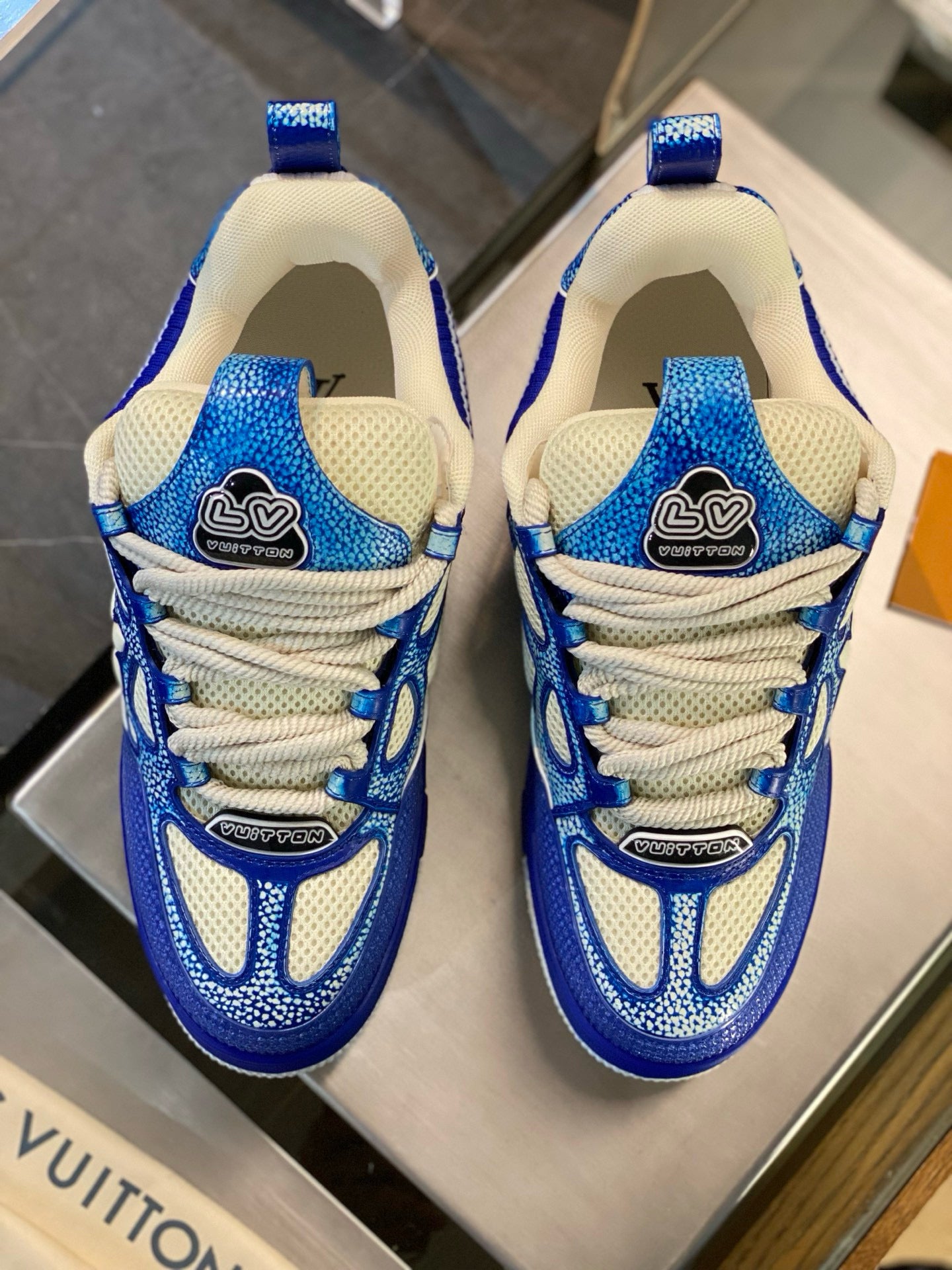 LOU TRAINERS