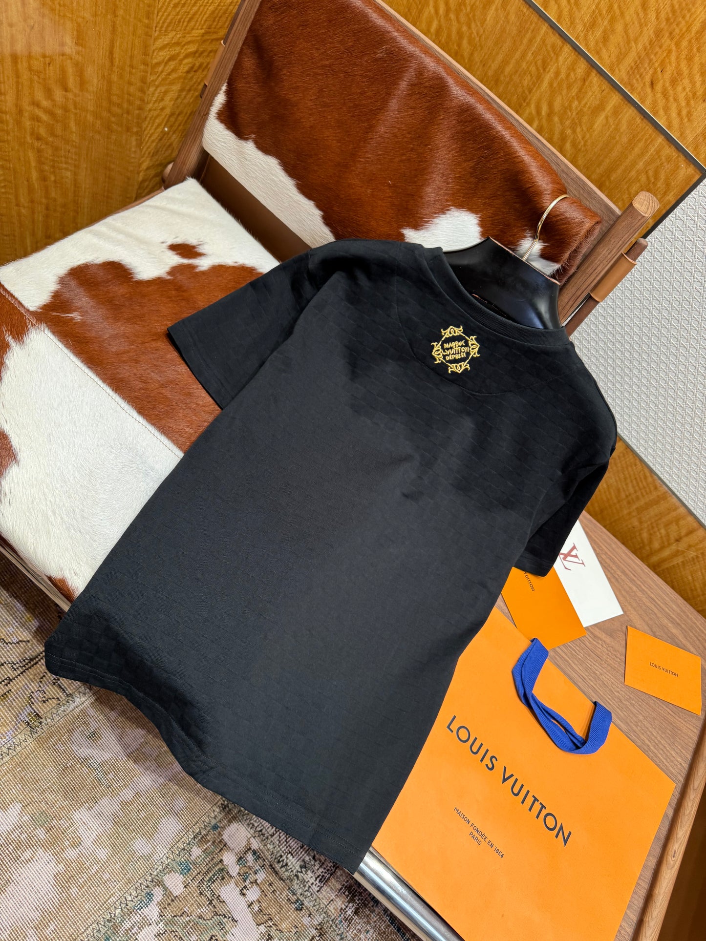LOU T-SHIRT
