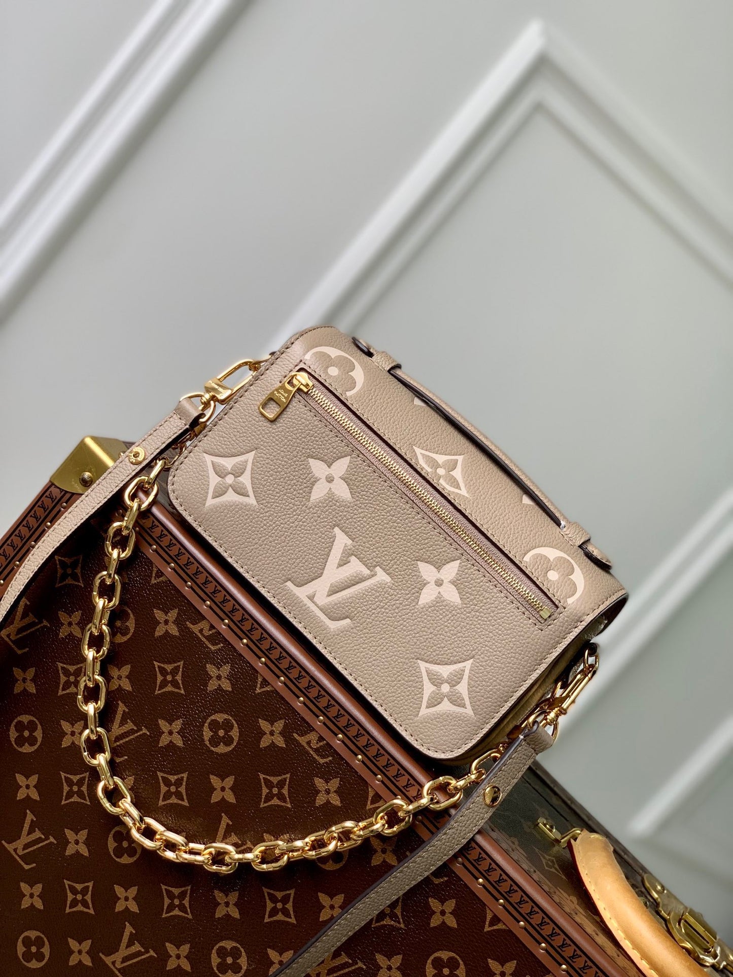 LOU POCHETTE METIS EAST WEST BAG