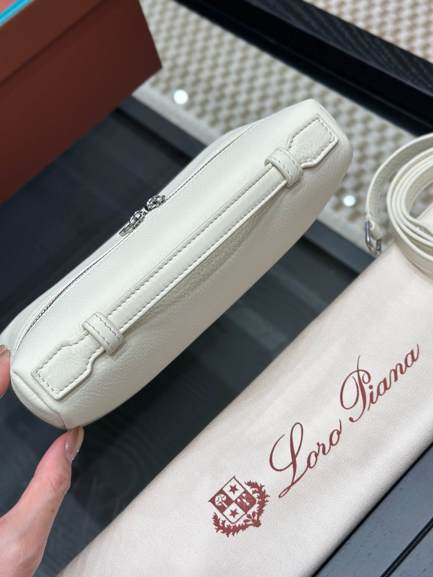 LORO P EXTRA POCKET L19 BAG