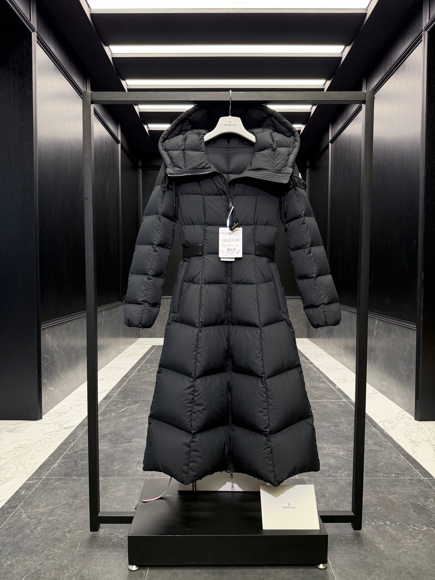 MONC FAUCON COAT