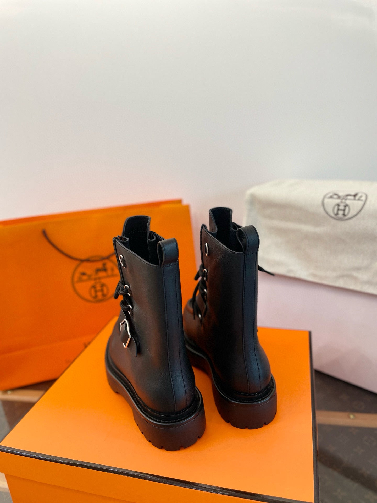 HERM LAND BOOTS