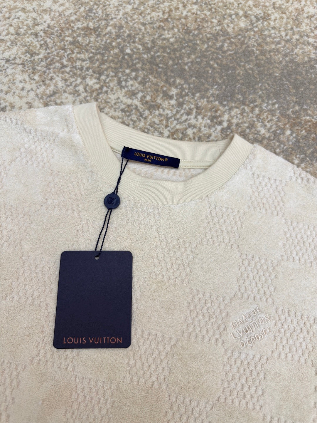 LOU T-SHIRT