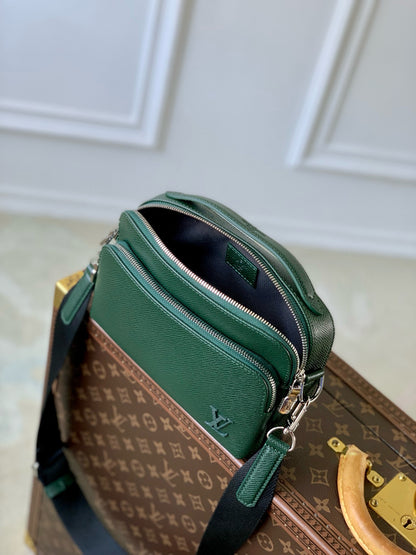 LOU AVENUE MESSENGER BAG