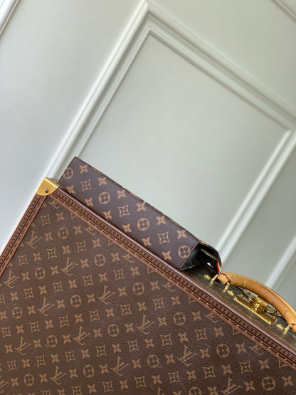 LOU x MURAKAMI TOILETRY POUCH