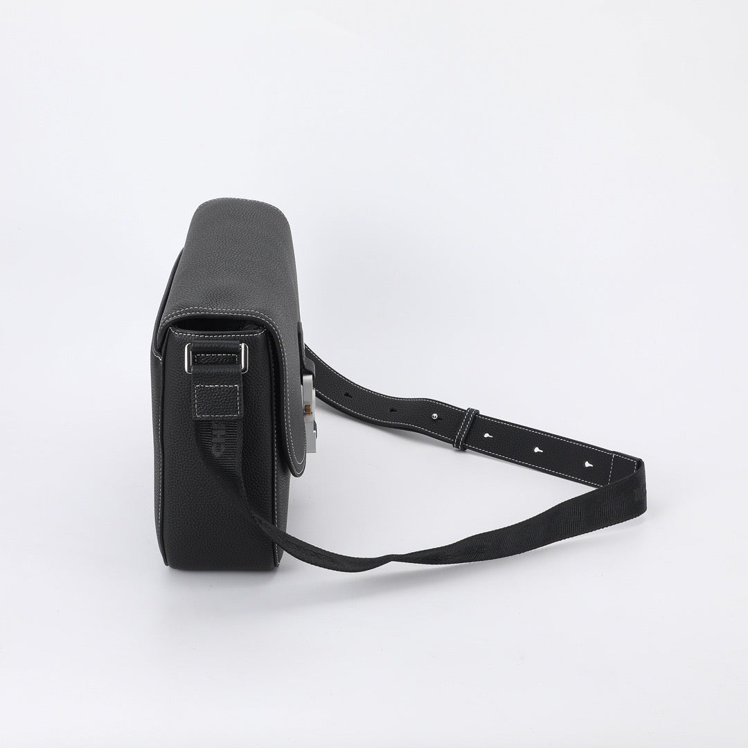 CD SADDLE MESSENGER BAG