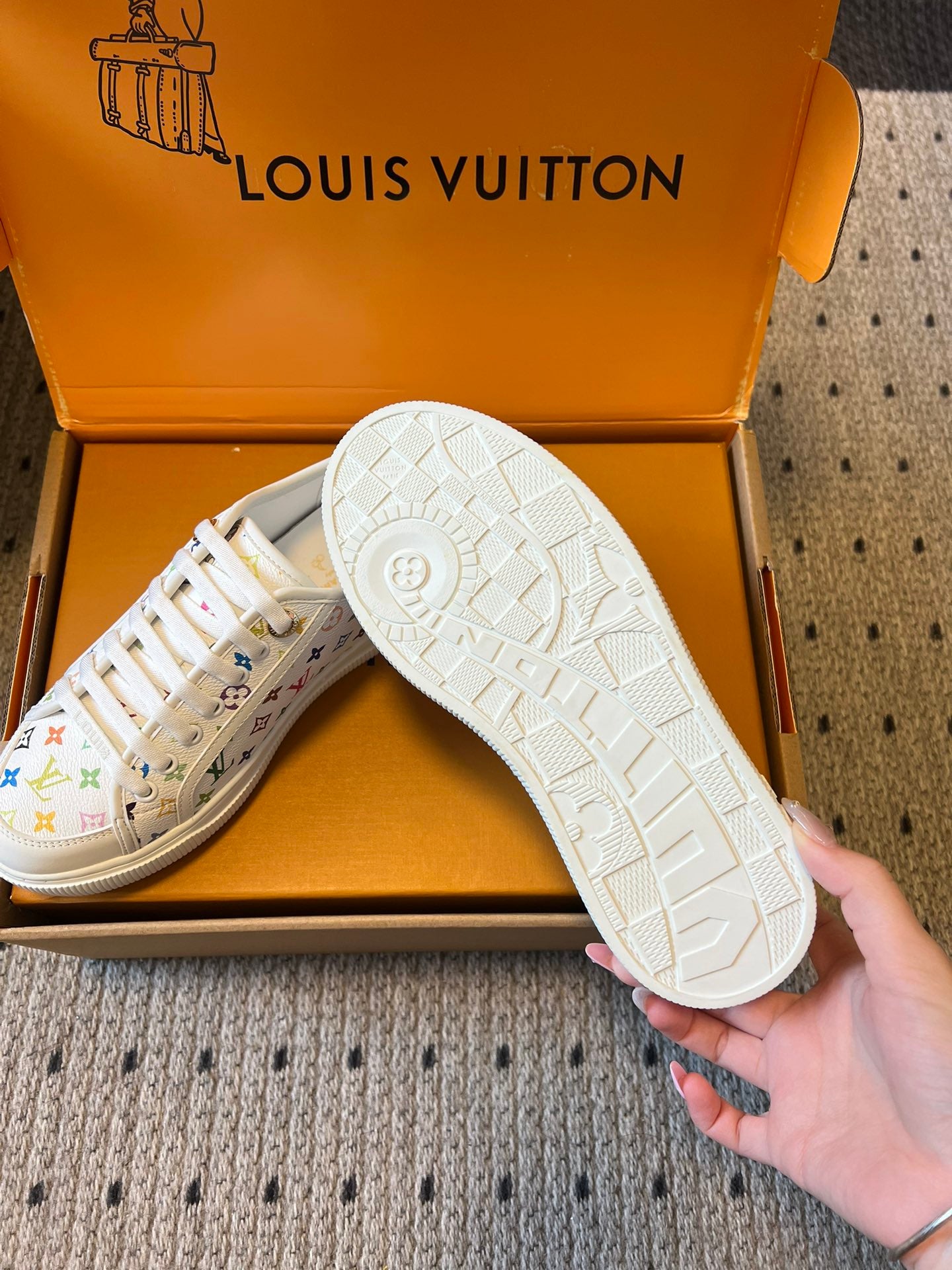 LOU x MURAKAMI LAGOON SNEAKER