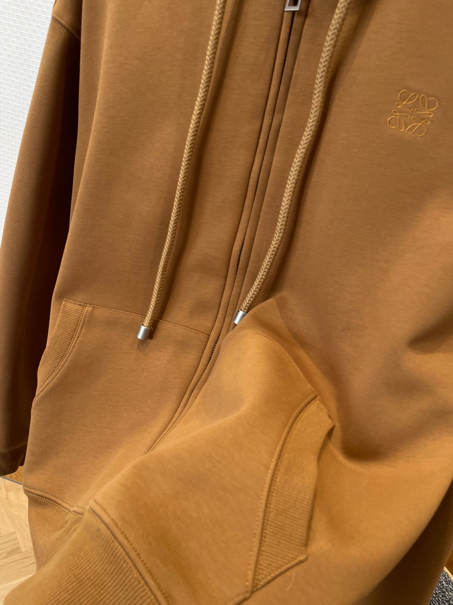 LOEW ZIP HOODIE