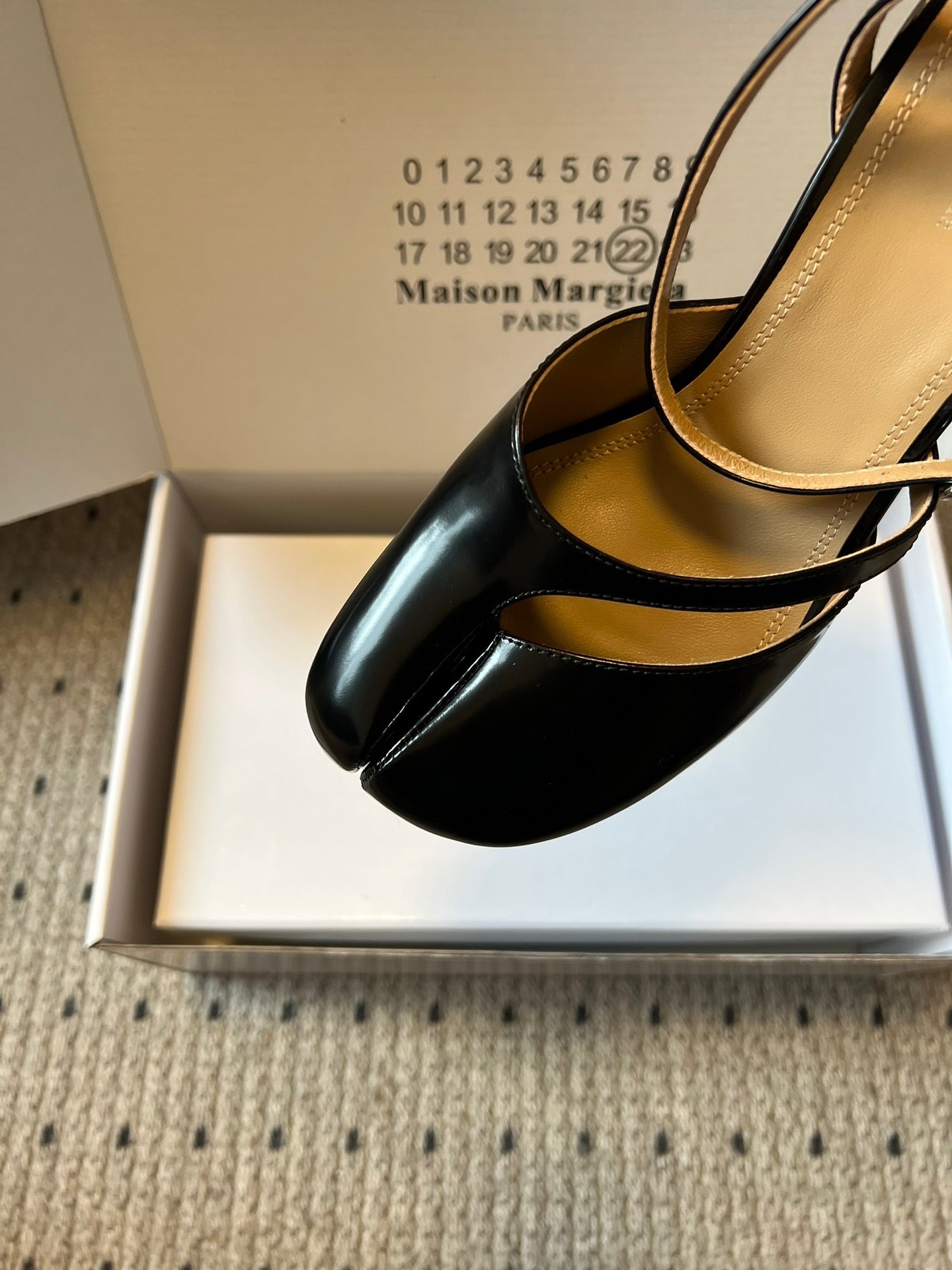 MAISON M TABI PUMPS