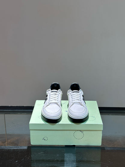 OFF W TRAINERS