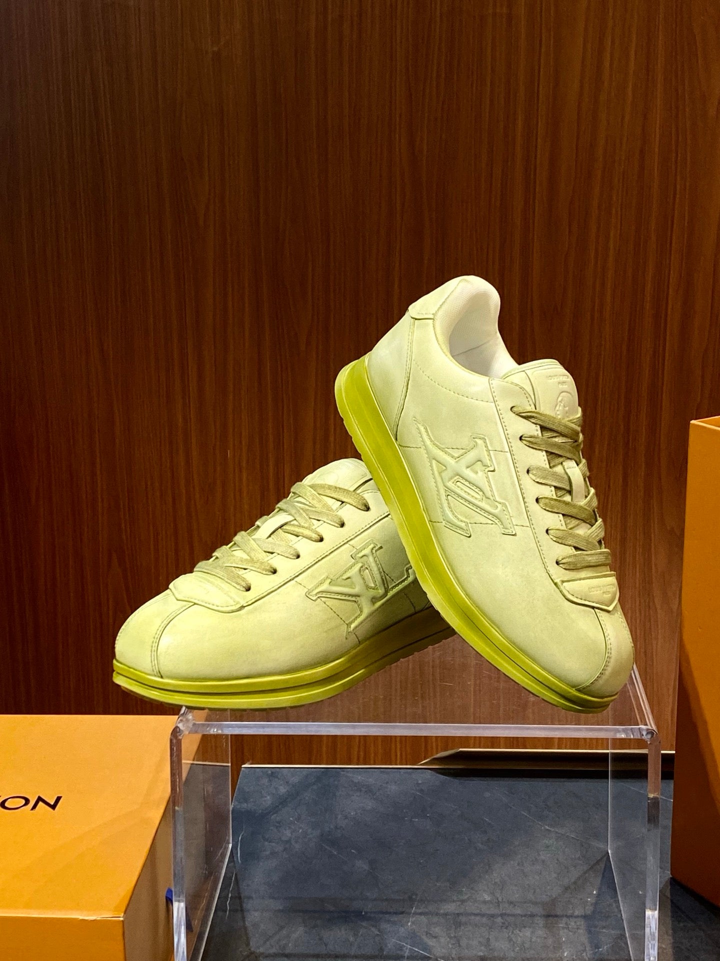 LOU BUTTERSOFT SNEAKERS
