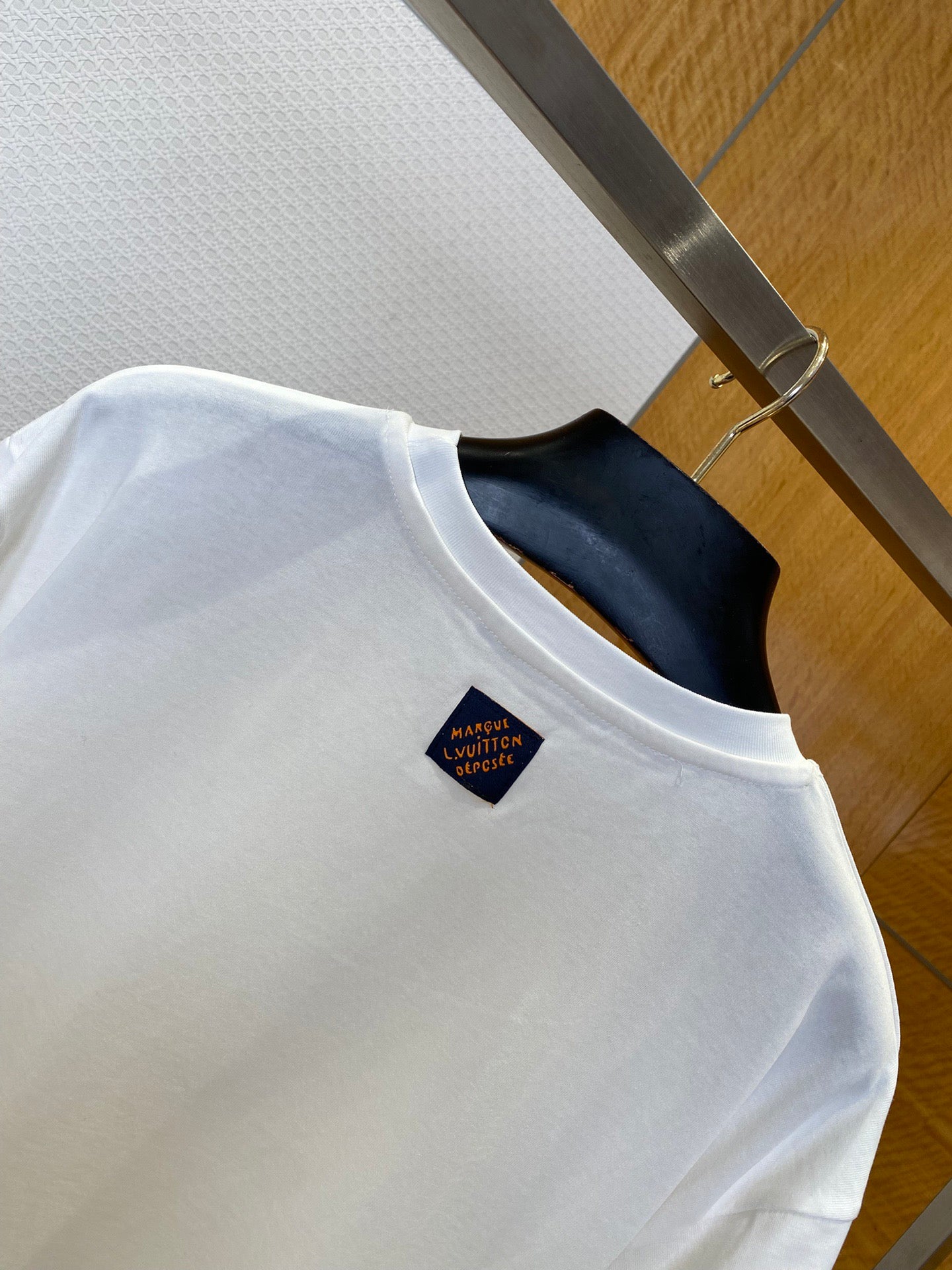 LOU T-SHIRT