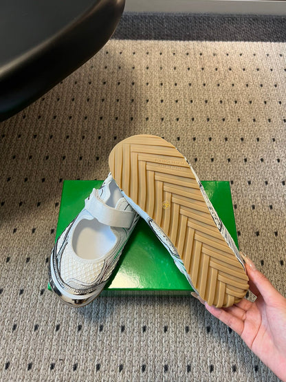 BOTT V ORBIT SNEAKER