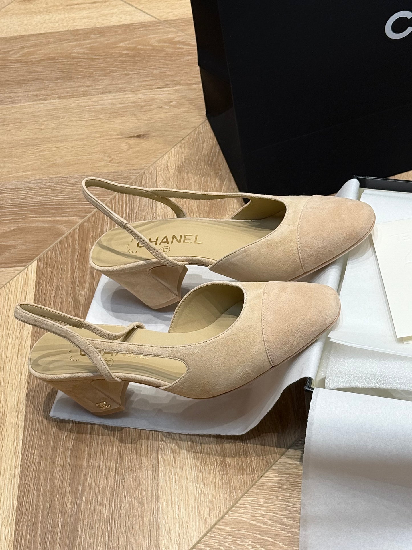 CC SLINGBACK PUMPS