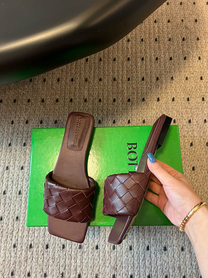 BOTT V SANDALS