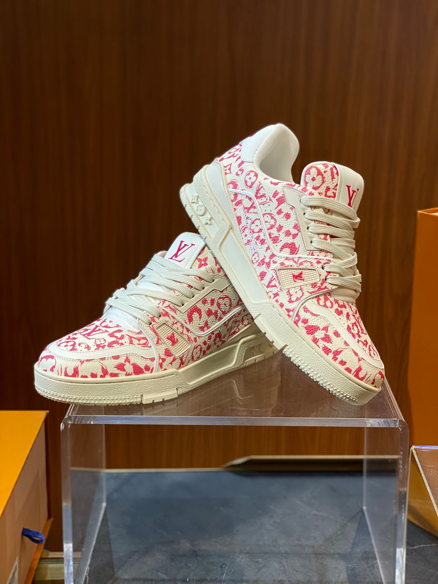 LOU TRAINERS