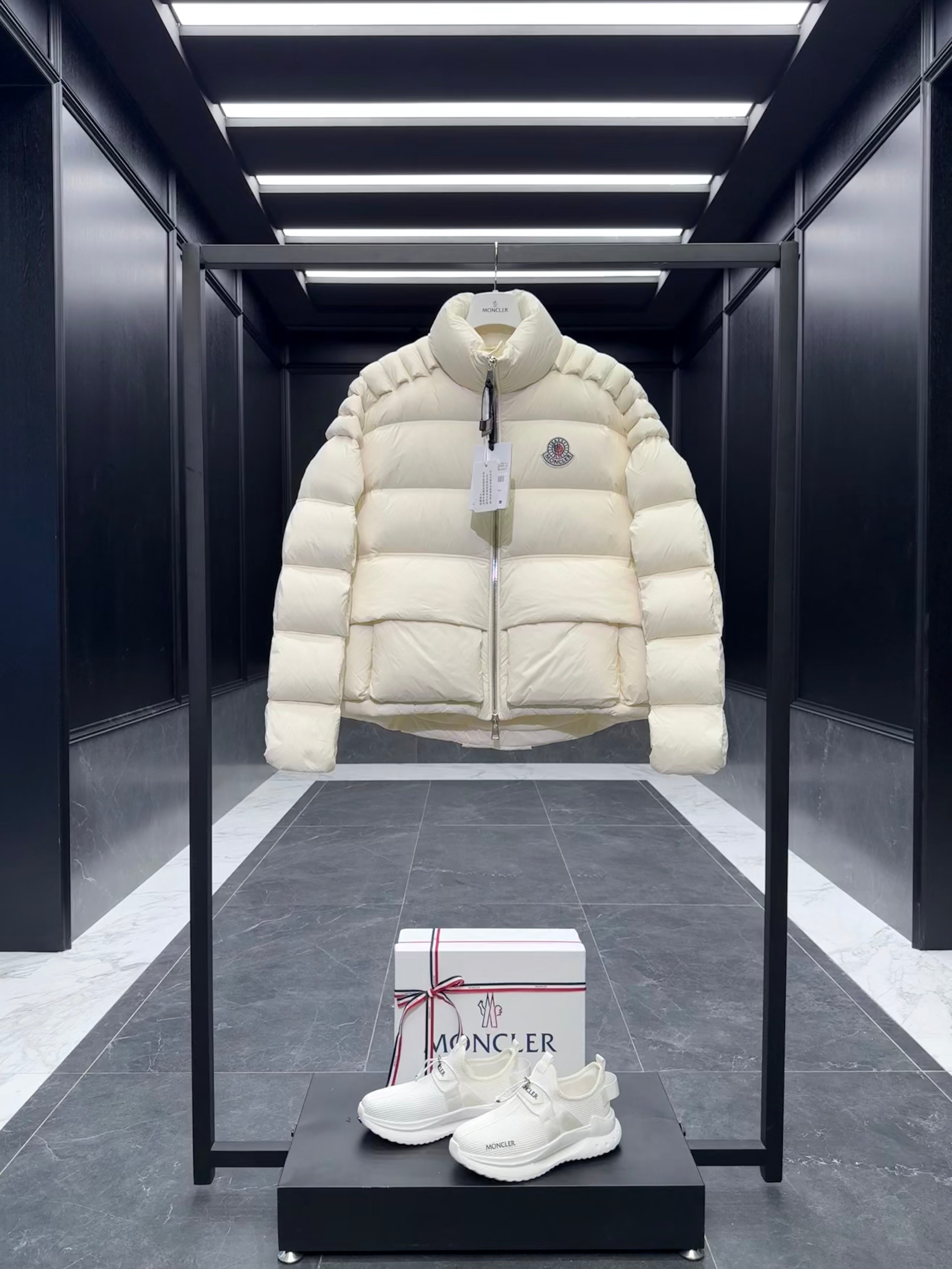 MONC x CHRISTOPHER RAXXY JACKET – skladondemand