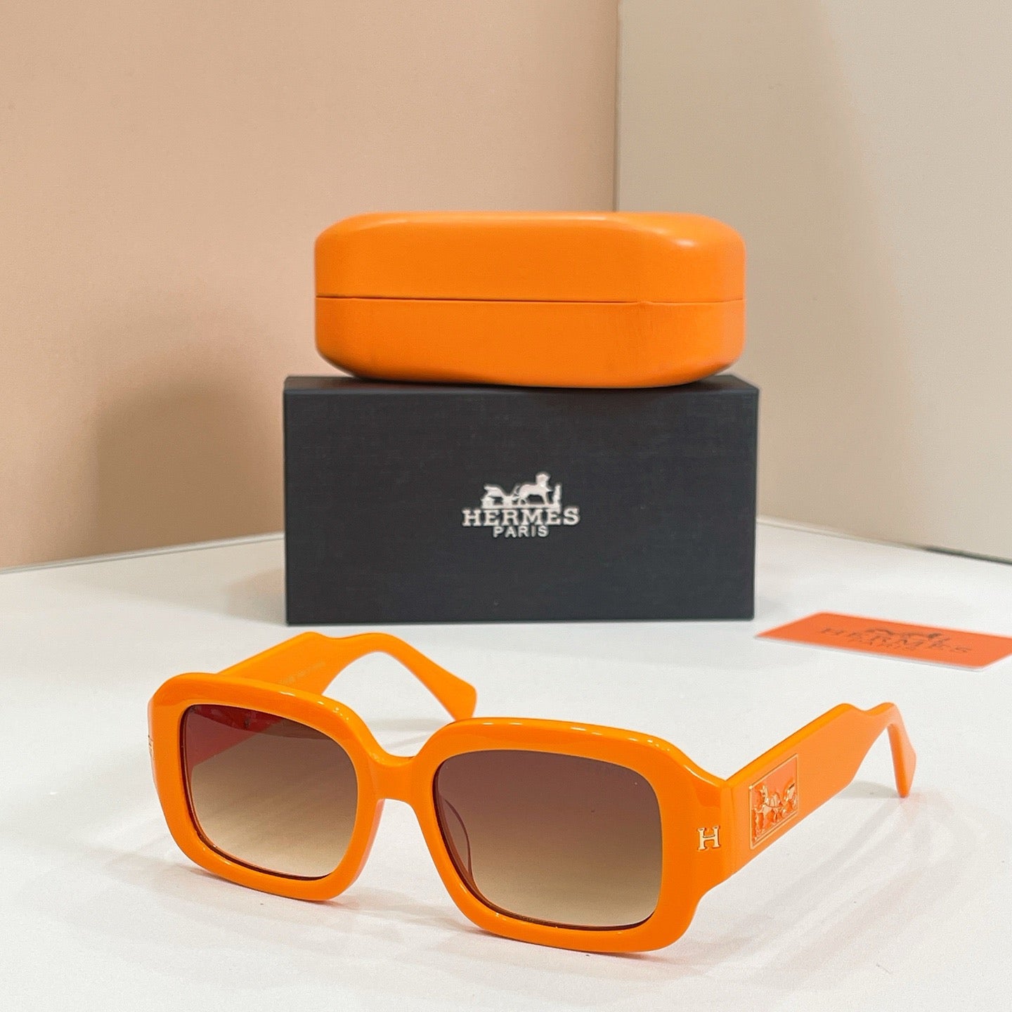 HERM SUNGLASSES
