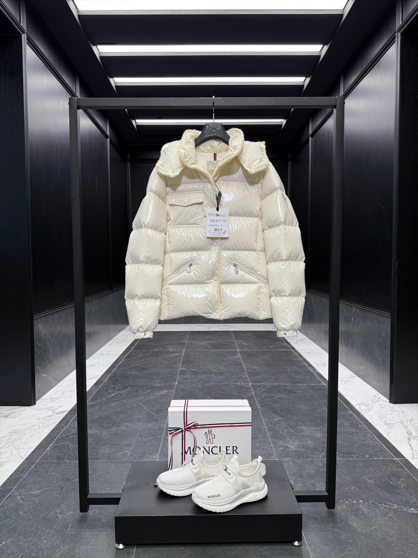 MONC GLAREINS JACKET