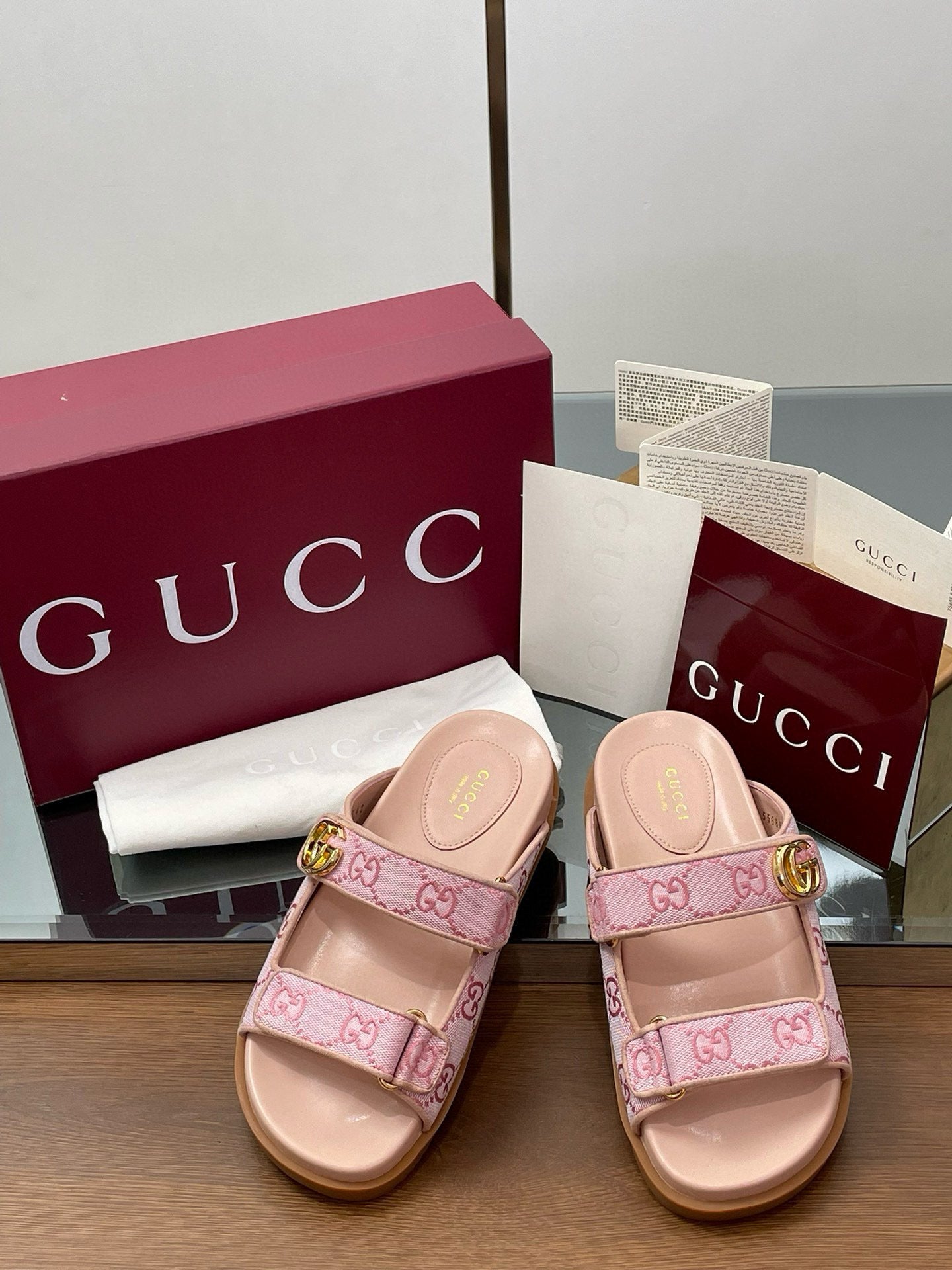 GG SANDALS