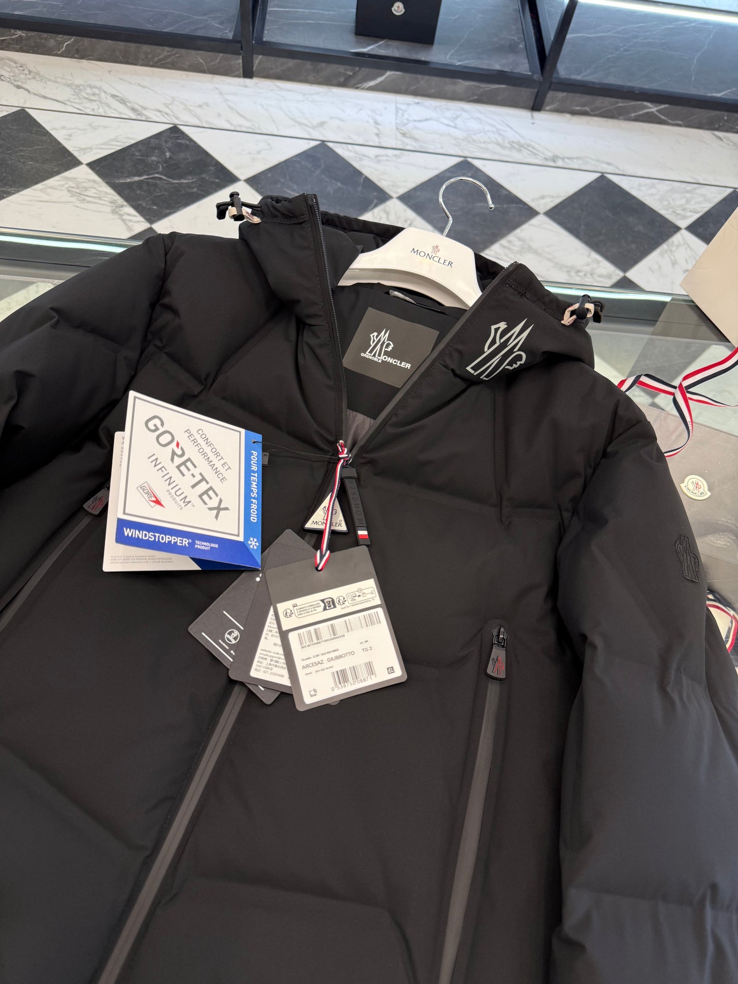 MONC ARCESAZ JACKET