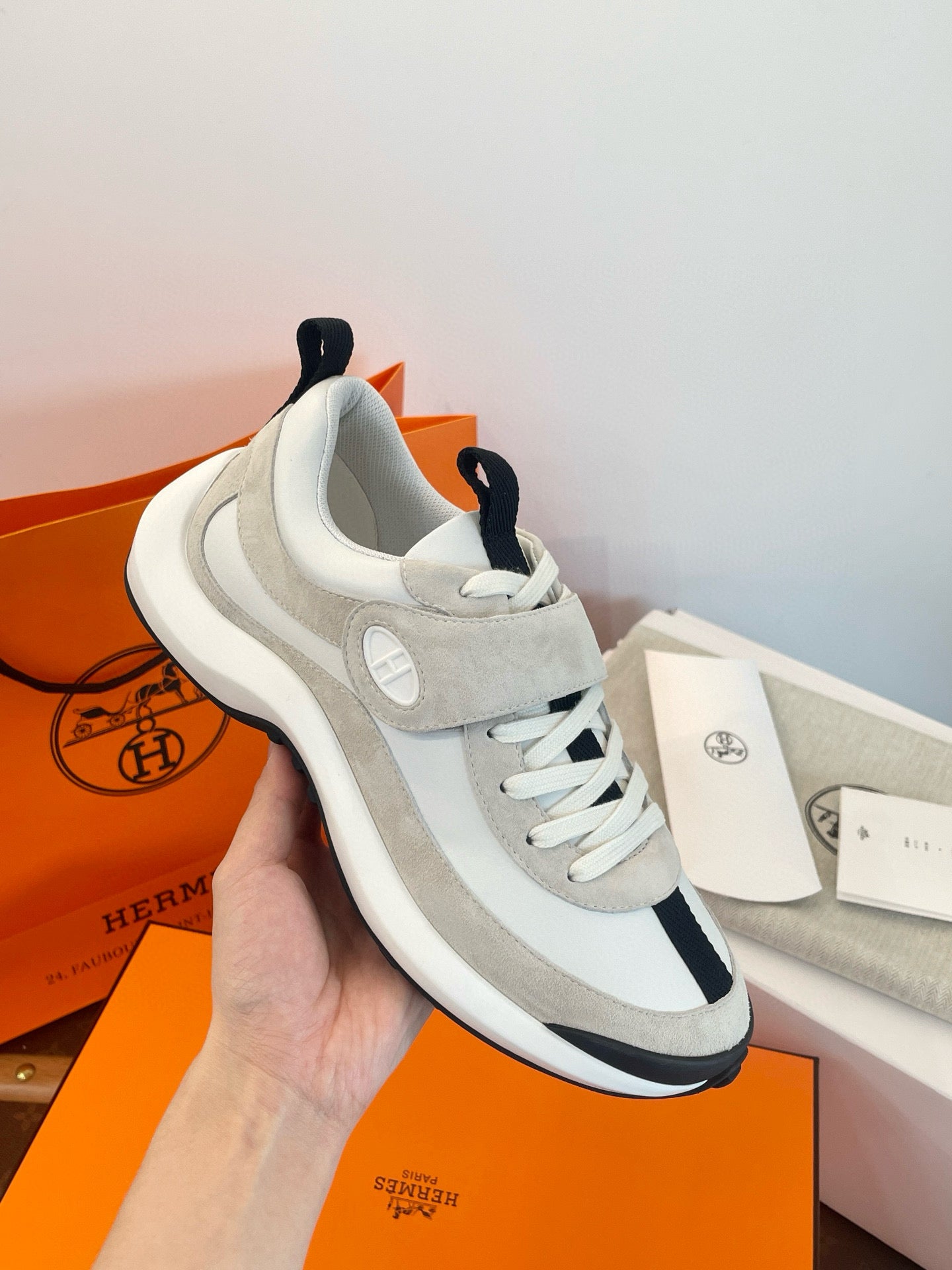 HERM LOOP SNEAKER